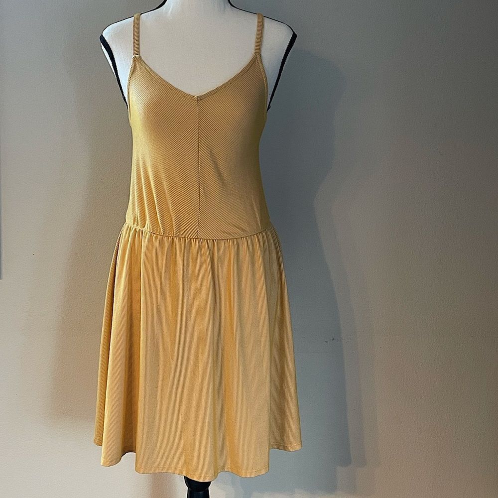 Universal Thread Yellow Adjustable-Strap Fit and Flare MIDI Dress. Size X-Small.
